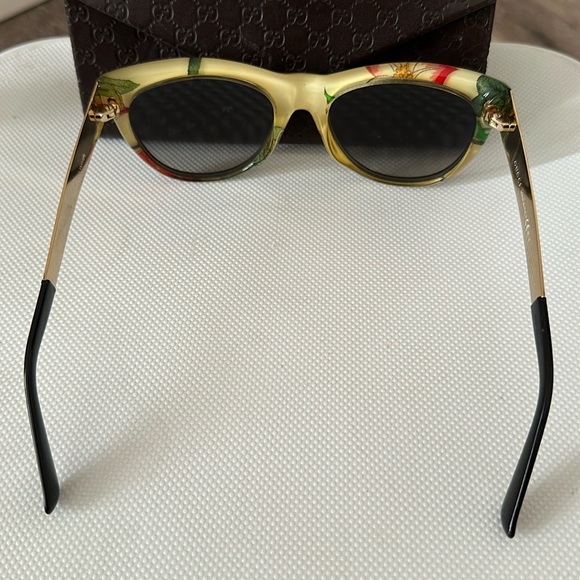 💥❗️GUCCI| GG 3739/S 2ENVK Black Floral Cat Eye Sunglasses❗️💥 - Picture 7 of 14